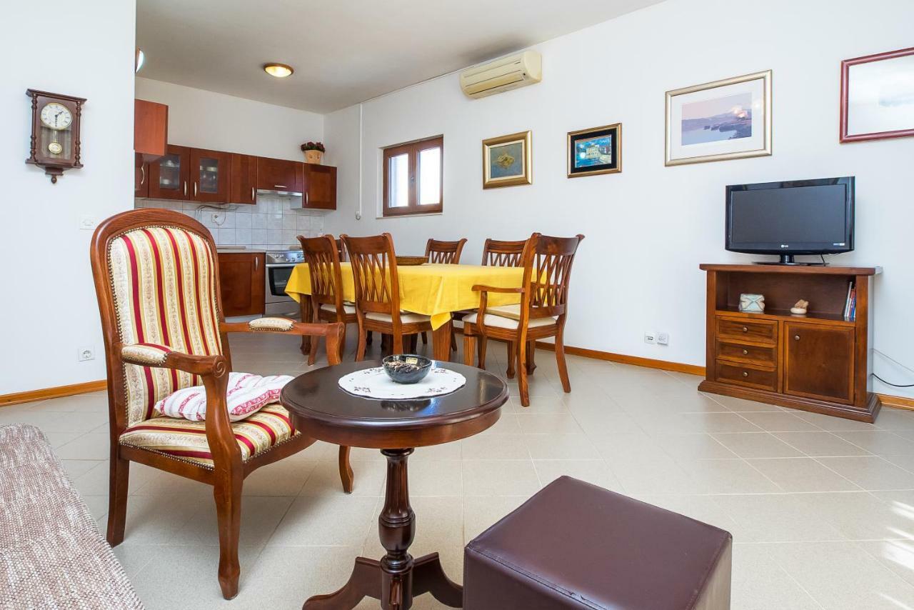 Apartment Olivera Τρογκίρ Εξωτερικό φωτογραφία